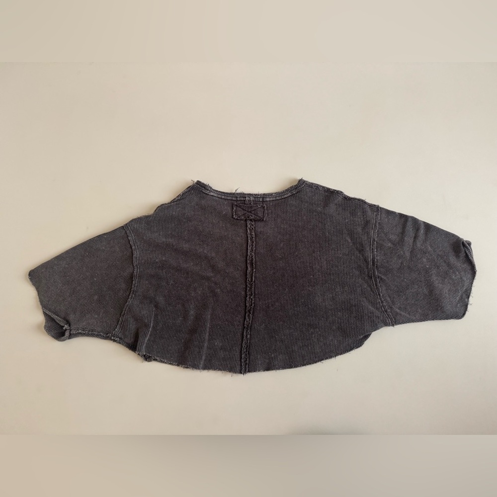We The Free Gray Boxy Crop 3/4 Sleeve T-Shirt - Picture 3 of 3